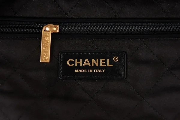 Chanel 22 handbag - Image 2