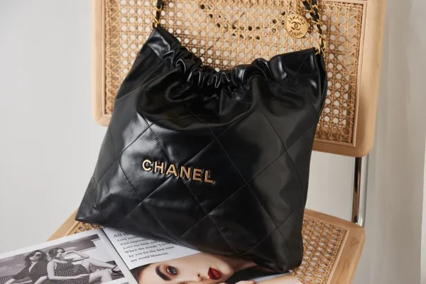 Chanel 22 handbag - Image 4
