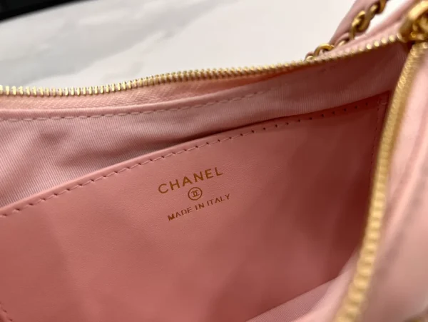 Chanel 22k Hobo Shoulder Bag with Logo Chain Lambskin Pink GHW - Image 3
