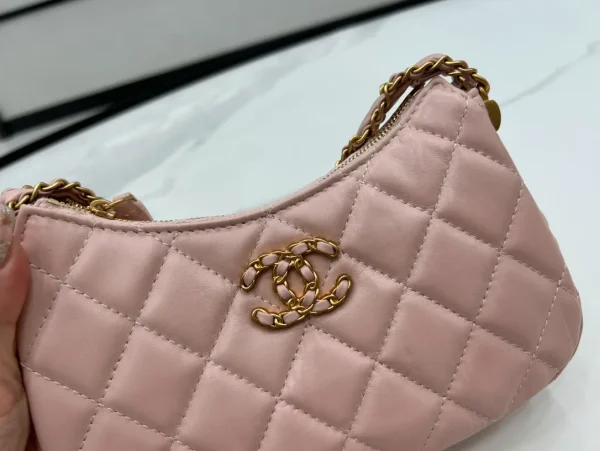 Chanel 22k Hobo Shoulder Bag with Logo Chain Lambskin Pink GHW - Image 6