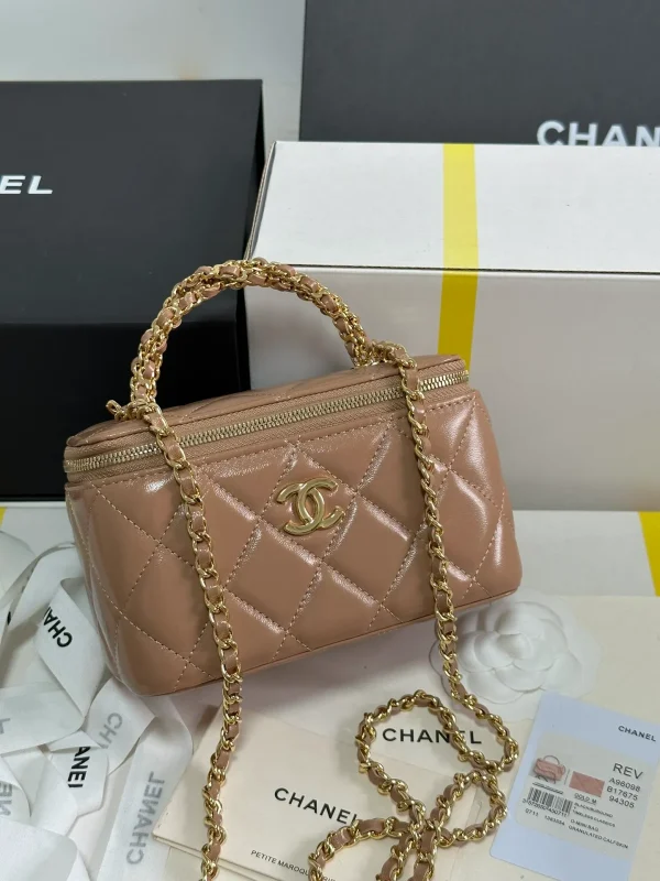 Chanel 22k Vanity Case, Luxury, Bags & Wallets on Carousell - Image 4