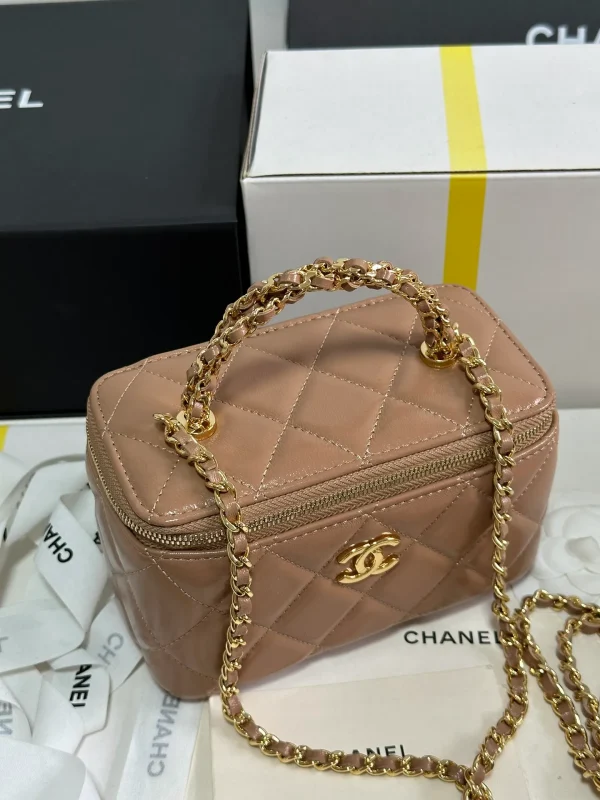 Chanel 22k Vanity Case, Luxury, Bags & Wallets on Carousell - Image 5