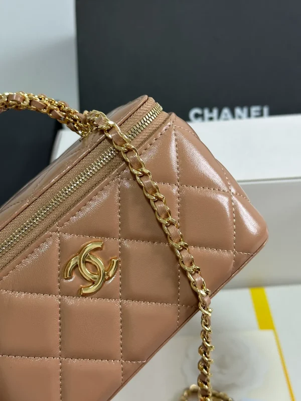 Chanel 22k Vanity Case, Luxury, Bags & Wallets on Carousell - Image 7