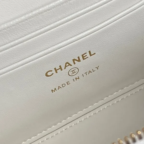 Chanel 23C Cc Mini Vanity Rectangular White Lambskin - Image 2
