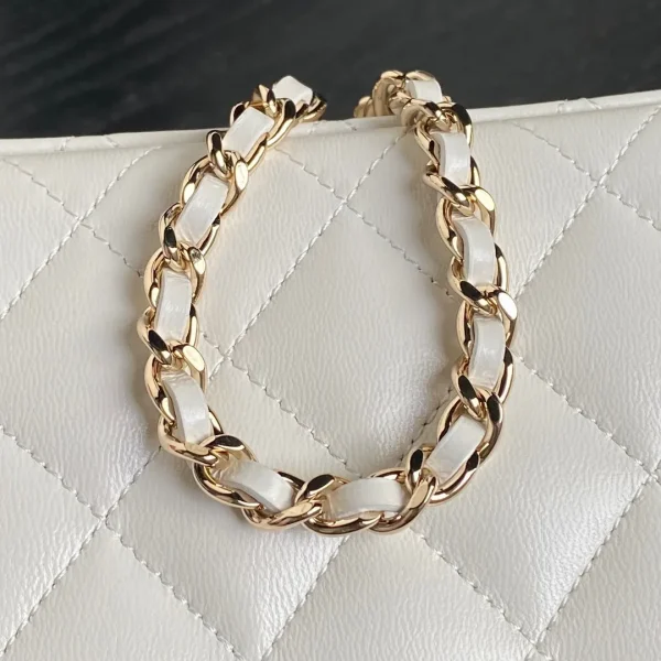 Chanel 23C Cc Mini Vanity Rectangular White Lambskin - Image 3