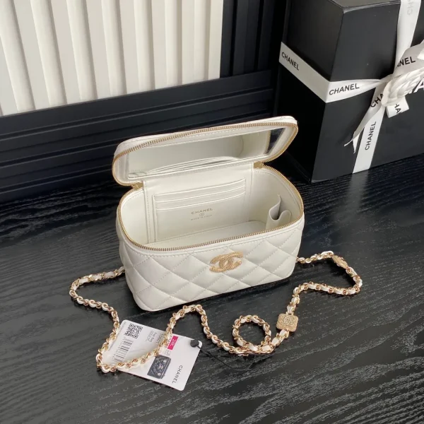 Chanel 23C Cc Mini Vanity Rectangular White Lambskin - Image 4