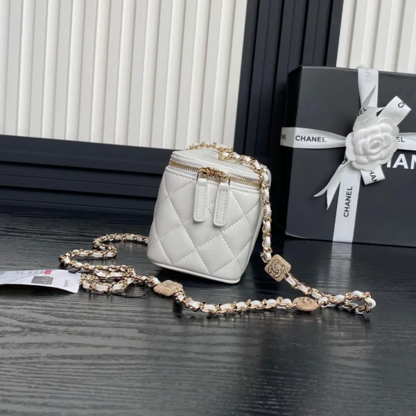Chanel 23C Cc Mini Vanity Rectangular White Lambskin - Image 6