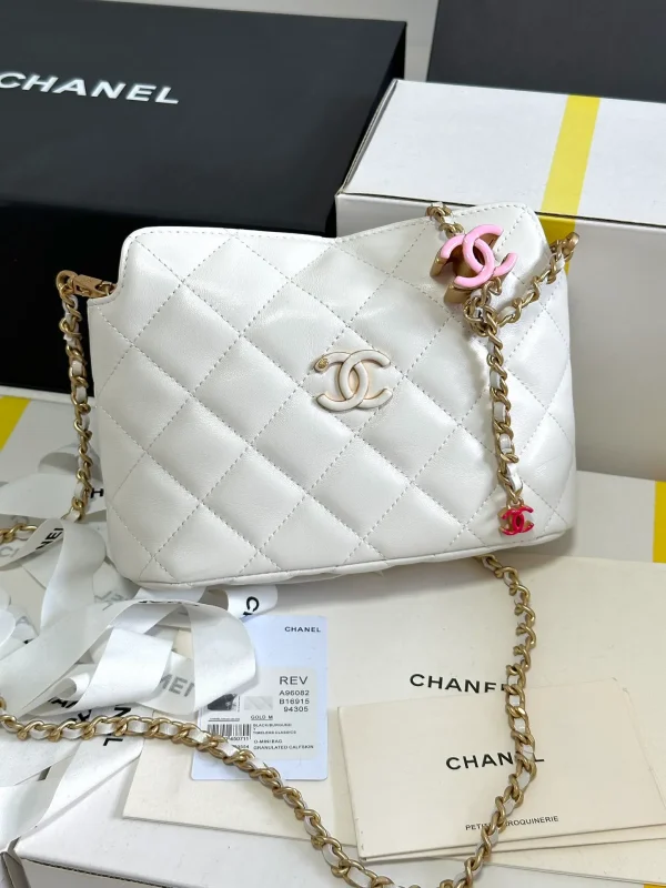 Chanel 24A Pink Enamel Double C white leather Gold Chain - Image 3