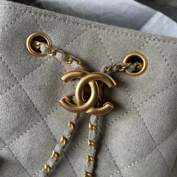 Chanel 25 Hobo Small suede Grey Gold Hardware - Image 5