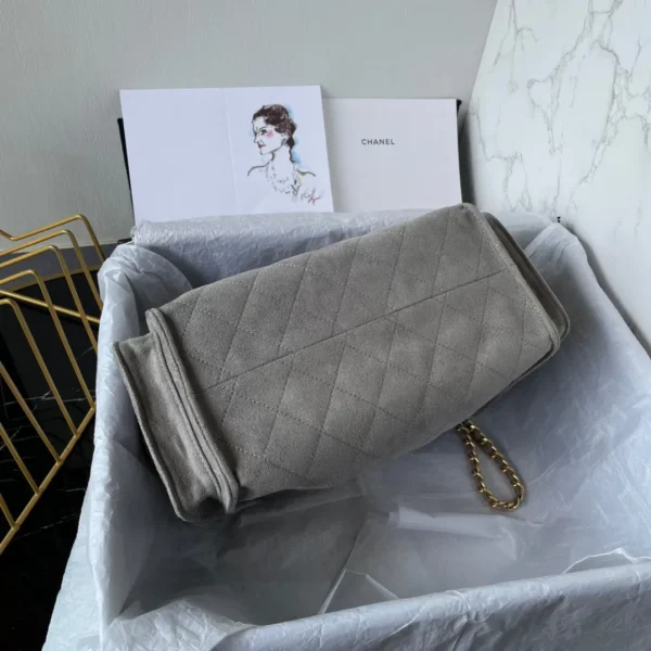 Chanel 25 Hobo Small suede Grey Gold Hardware - Image 7