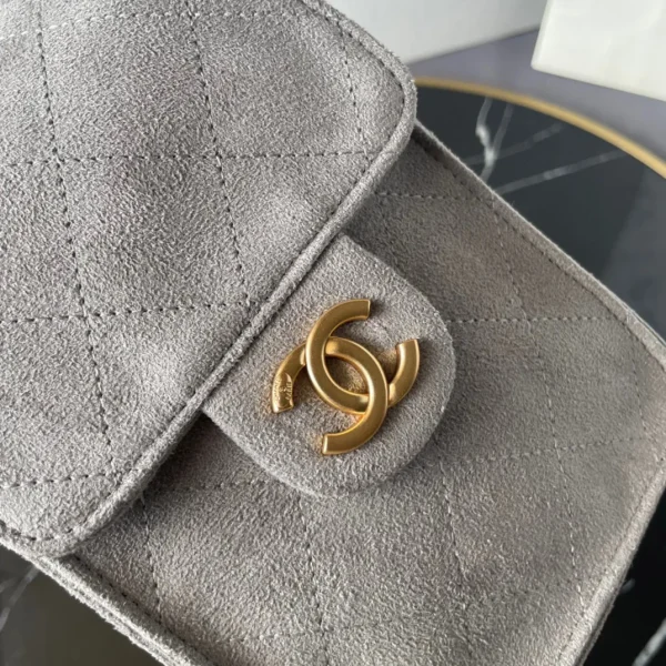 Chanel 25 Hobo Small suede Grey Gold Hardware - Image 10