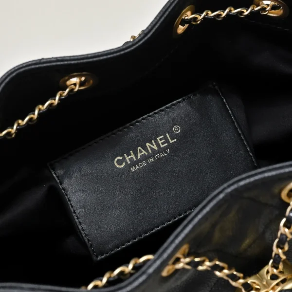 Chanel 25 Large Handbag - Image 2