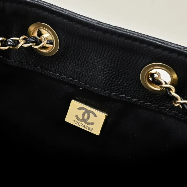 Chanel 25 Large Handbag - Image 3