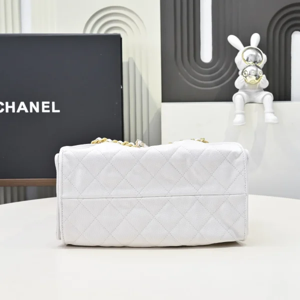 Chanel 25 Medium Handbag - Image 7