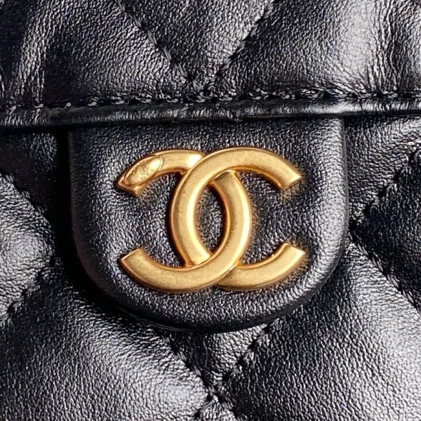 Chanel 25 Small Handbag - Image 5
