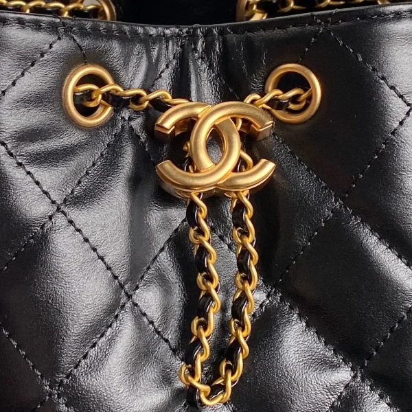 Chanel 25 Small Handbag - Image 8