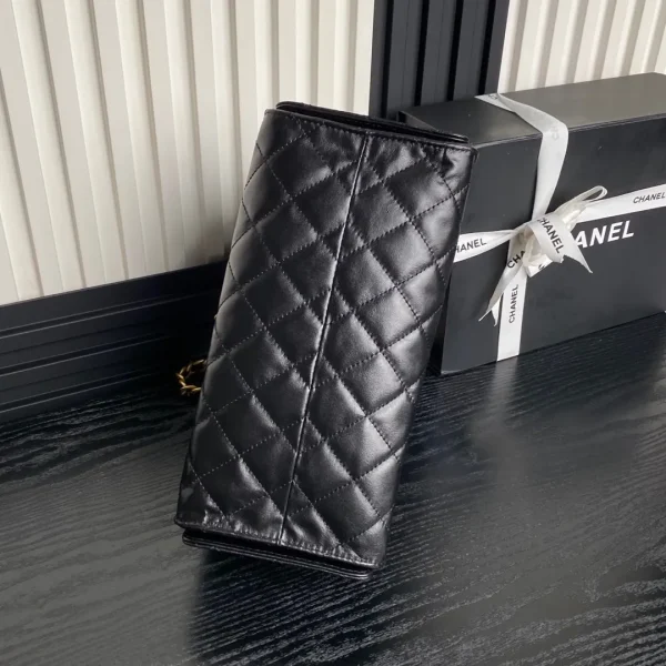 Chanel 25 Small Handbag - Image 9
