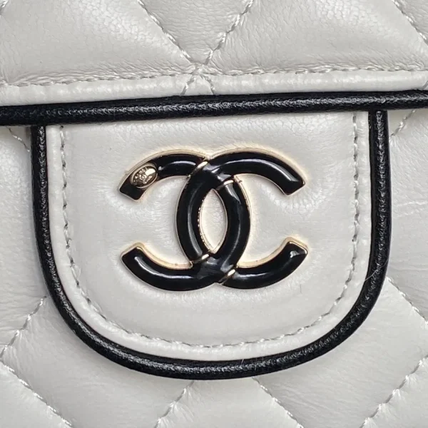 Chanel 25P Camera Bag - Image 4