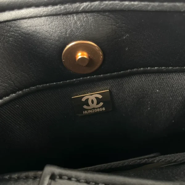Chanel Black Calfskin Quilted CC Crossbody Hobo Handbag - Image 2