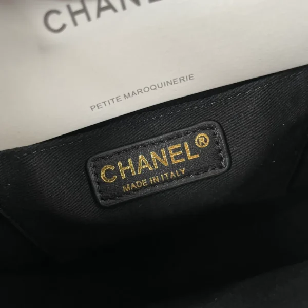 Chanel Black Calfskin Quilted CC Crossbody Hobo Handbag - Image 10