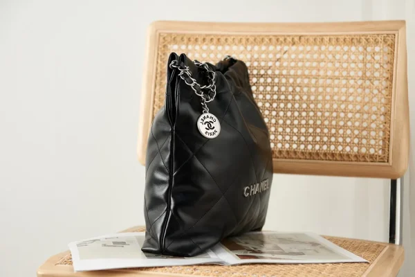Chanel Black Shiny Calfskin Quilted Small Chanel - Image 5