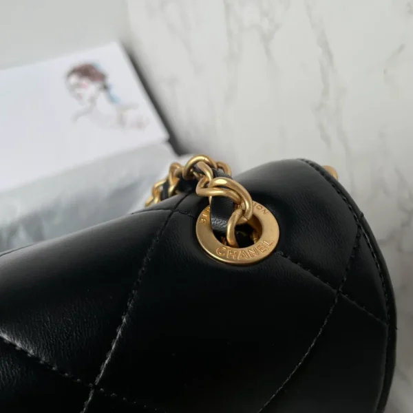 Chanel Black Small Quilted Calfskin Chain Hobo Flap Chanel - Image 6