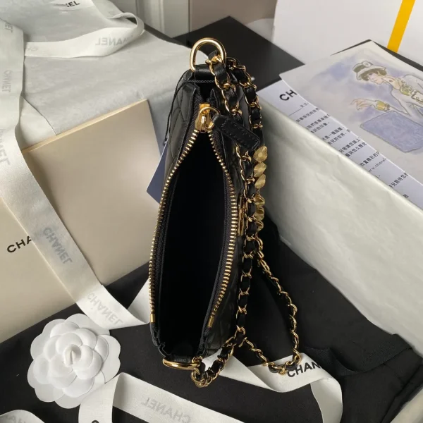 Chanel CC Chain Around Hobo Quilted Lambskin Black - Image 9