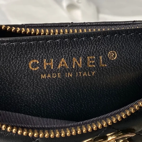 Chanel CC Chain Around Hobo Quilted Lambskin Black - Image 10
