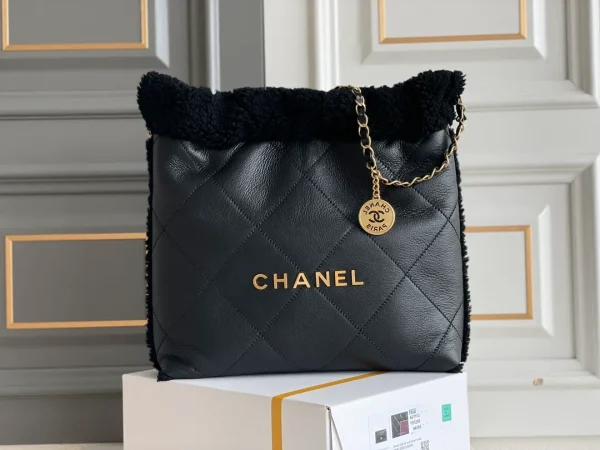 Chanel Chanel 22 Large Shearing Aged Lambskin Chain Shoulder Bag Black Gold Meta
