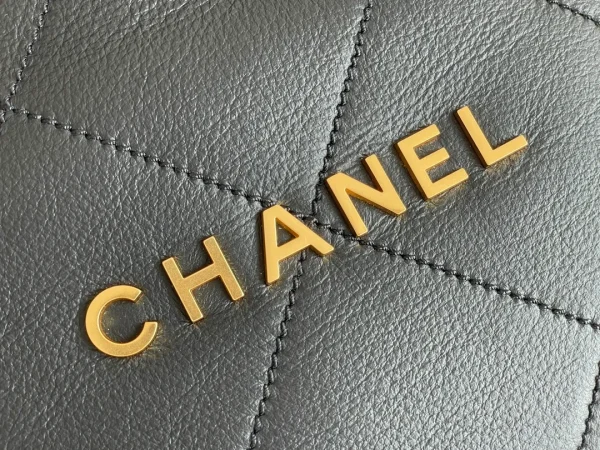Chanel Chanel 22 Large Shearing Aged Lambskin Chain Shoulder Bag Black Gold Meta - Image 6