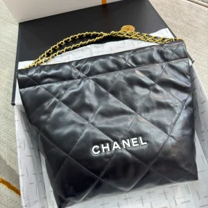 Chanel Chanel 22 Small shiny calfskin Chain Shoulder Bag