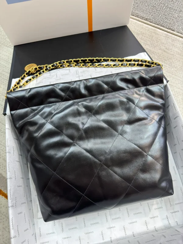 Chanel Chanel 22 Small shiny calfskin Chain Shoulder Bag - Image 8