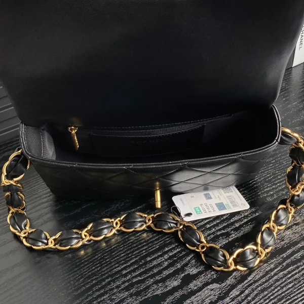 Chanel Elegant Chain Flap Bag - Image 3