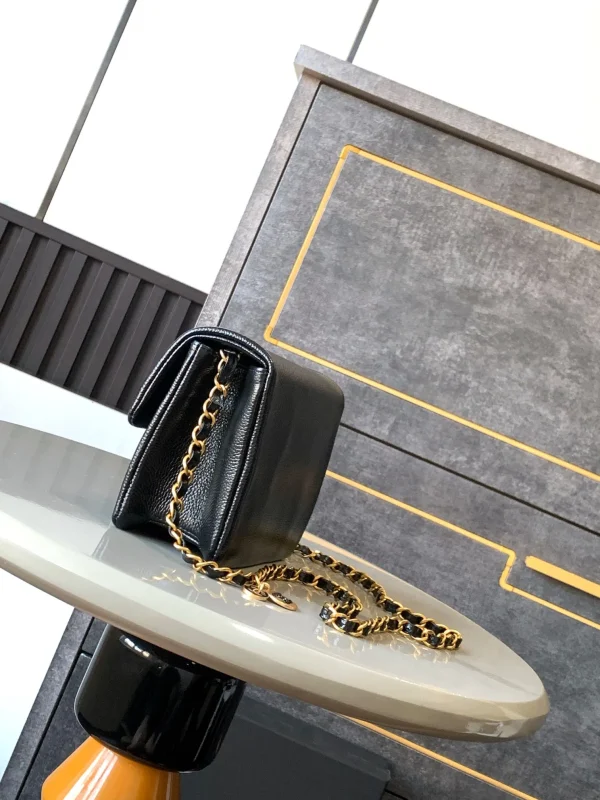 Chanel Fall Winter - Image 3