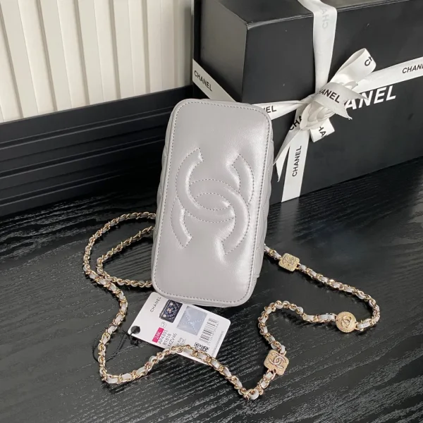 Chanel Grey Quilted Lambskin Pearl Crush Small Vanity - Image 6