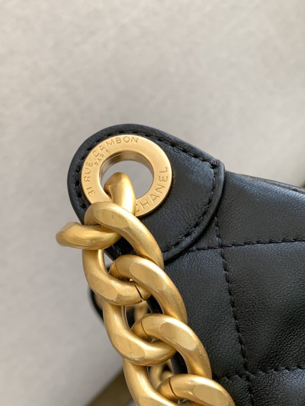 Chanel Large Capacity Black Gold Chain Shoulder Bag - Image 7