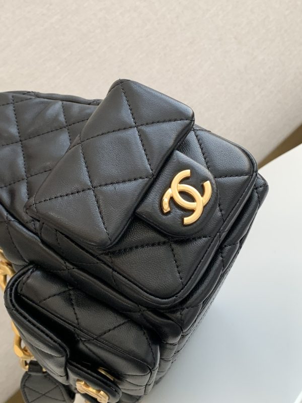 Chanel Large Capacity Black Gold Chain Shoulder Bag - Image 8