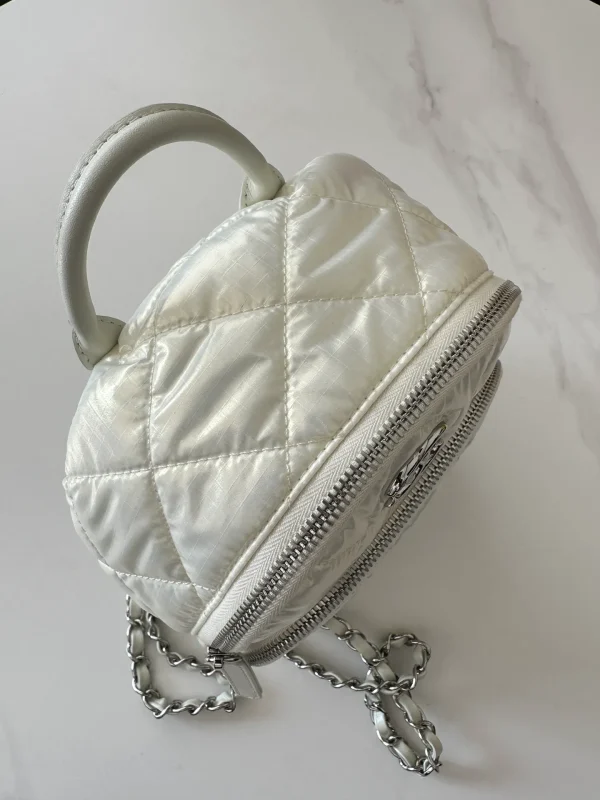 Chanel Leather CC Day - Image 5