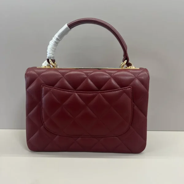 Chanel Matelasse Handbag in Bordeaux Lambskin Dark Red - Image 4