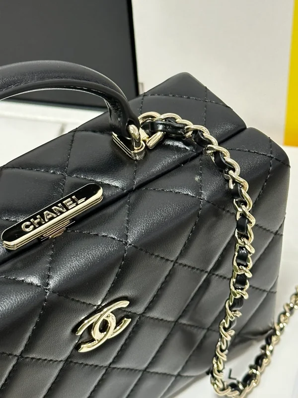 Chanel Matelasse Lambskin Chain Shoulder Bag Black - Image 2