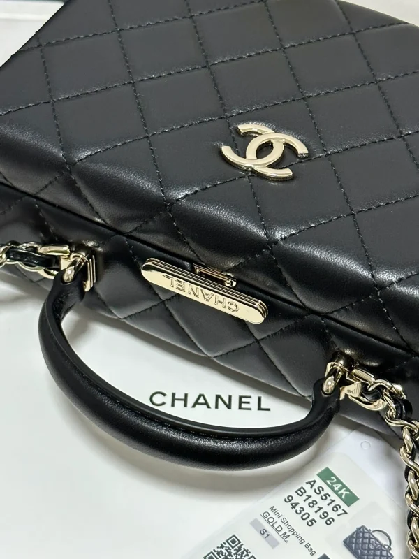 Chanel Matelasse Lambskin Chain Shoulder Bag Black - Image 5