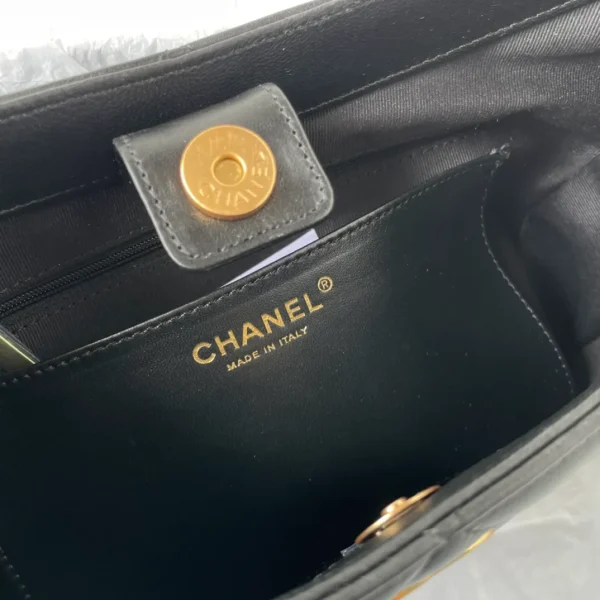 Chanel Quilted C MM Bag - Image 9