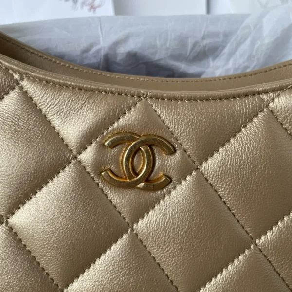 Chanel Quilted C MM Bag - Image 4