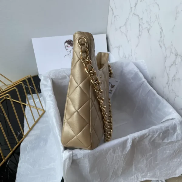 Chanel Quilted C MM Bag - Image 5