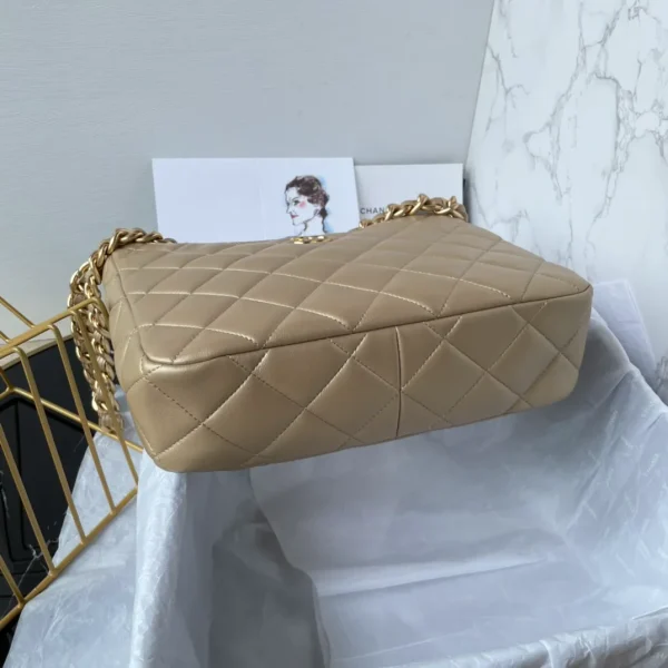 Chanel Quilted C MM Bag - Image 7