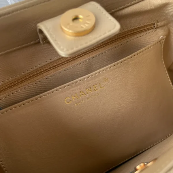 Chanel Quilted C MM Bag - Image 9