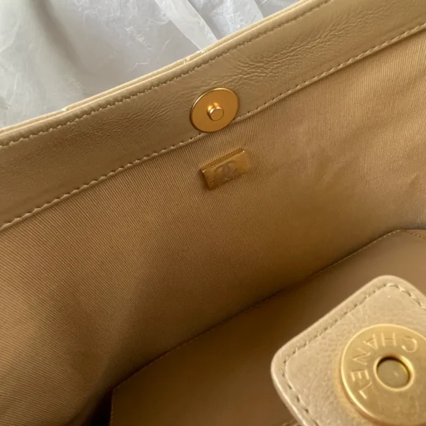 Chanel Quilted C MM Bag - Image 10