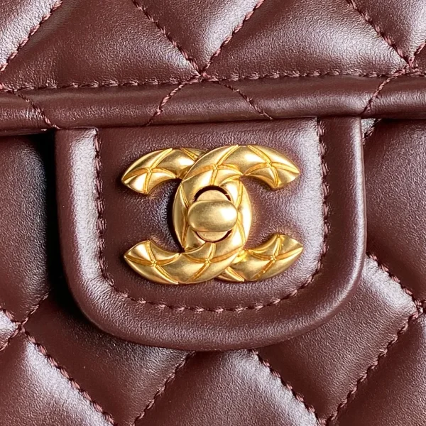 Chanel  Shoulder Bag - Image 5