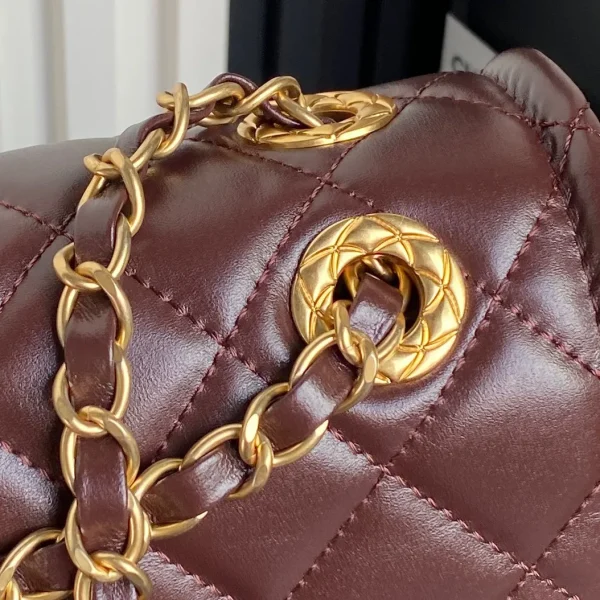 Chanel  Shoulder Bag - Image 8