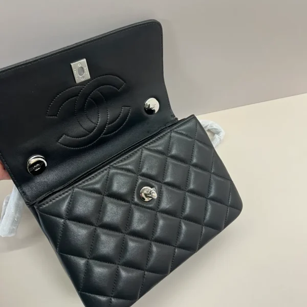 Chanel Trendy CC Medium Lambskin Leather - Image 9